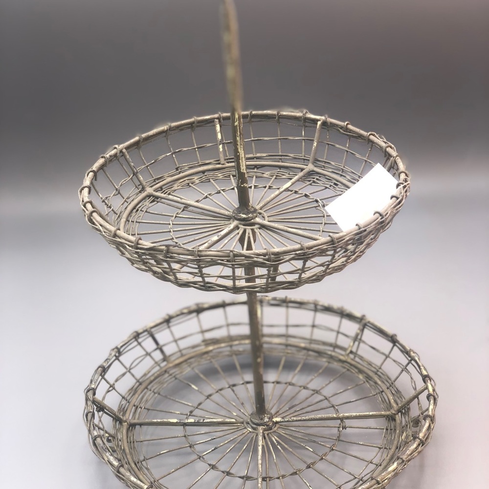 Vintage Heart Two Tier Serving Stand - Picture 3 of 14